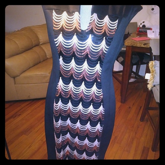 Dress - Picture 1 of 5